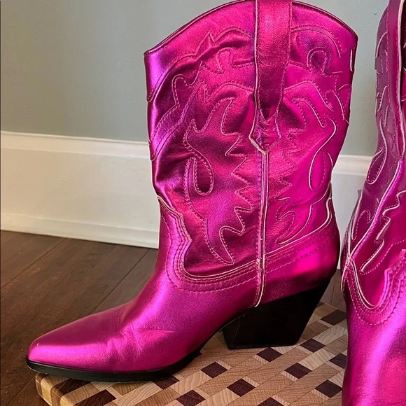 Dolce Vita Metallic Pink Heeled Boots - Picture 3 of 7